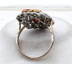 Bague Art Nouveau en platine et diamants