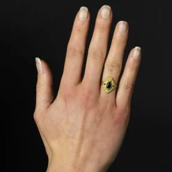 Bague Art Nouveau or jaune mat et saphir