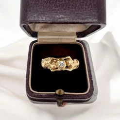 Bague Art Nouveau Or jaune 18 carats et Diamant Décor de Femmes