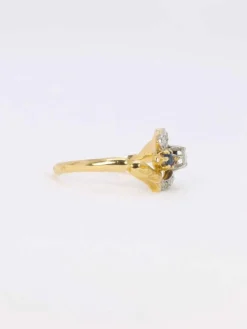 Bague Art Nouveau trilogie or jaune saphir diamants