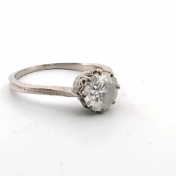 Bague avec diamant important monté sur structure en platine