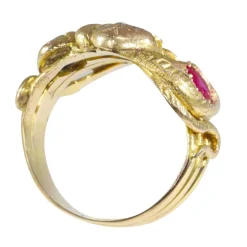 Bague avec diamant rubis et saphir