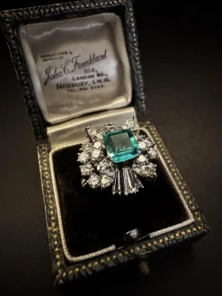 Bague avec Diamants et Émeraude