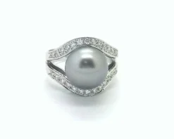 Bague avec diamants et perle de Tahiti