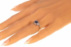 Bague avec diamants et saphir