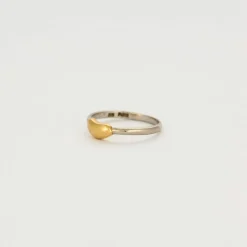 Bague avec motif coeur en or jaune et platine