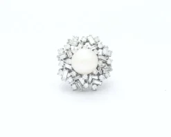Bague avec perle et diamants