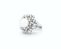 Bague avec perle et diamants