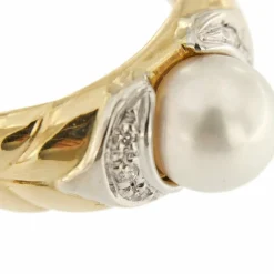 Bague avec perle et diamants
