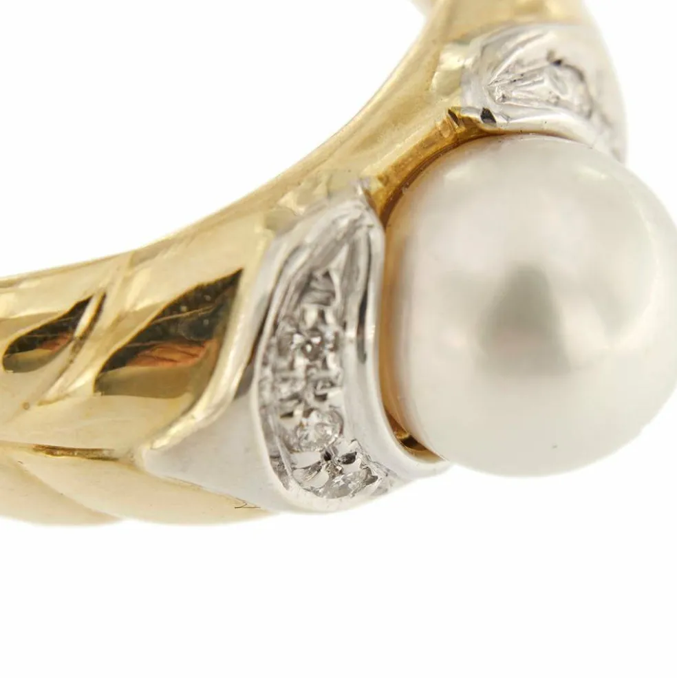 Bague avec perle et diamants