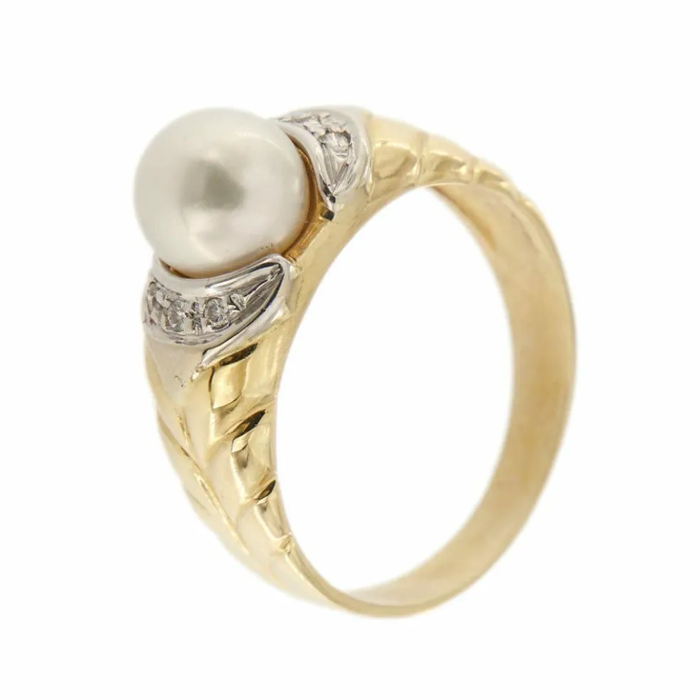 Bague avec perle et diamants