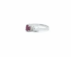 Bague avec rubis birman et diamants