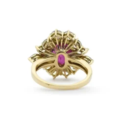 Bague avec rubis de Birmanie de 3,24 ct et diamants
