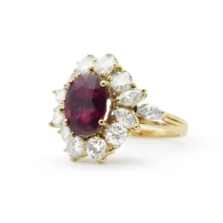 Bague avec rubis de Birmanie de 3,24 ct et diamants