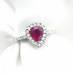 Bague avec rubis du Mozambique ct 0,85 et diamants