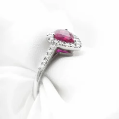 Bague avec rubis du Mozambique ct 0,85 et diamants