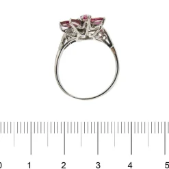 Bague avec rubis et diamants