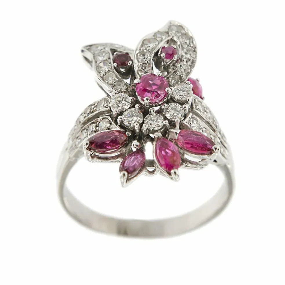 Bague avec rubis et diamants