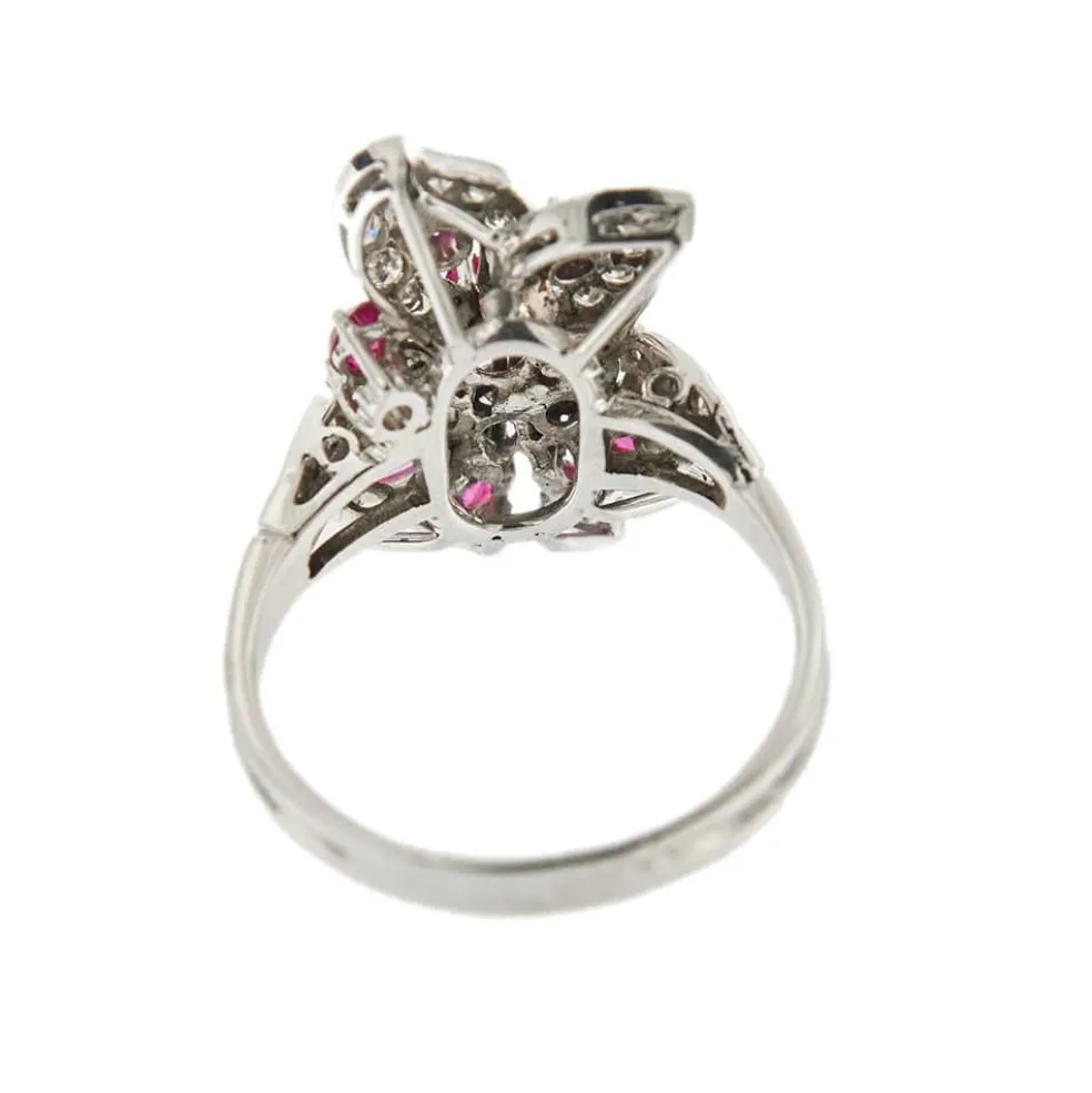 Bague avec rubis et diamants