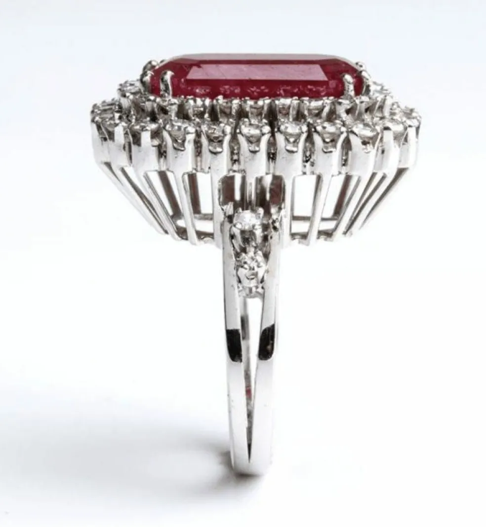 Bague avec rubis non chauffé et diamants