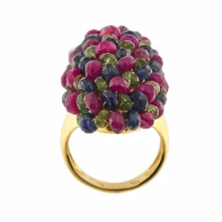 Bague avec rubis, saphirs et émeraudes