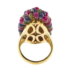 Bague avec rubis, saphirs et émeraudes