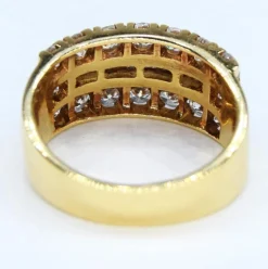 Bague bande de diamants