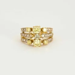 Bague bandeau à trois corps, 2 tons d'or et diamants