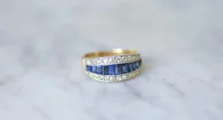 Bague Bandeau Art Deco Saphirs Calibrés et Diamants
