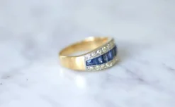 Bague Bandeau Art Deco Saphirs Calibrés et Diamants