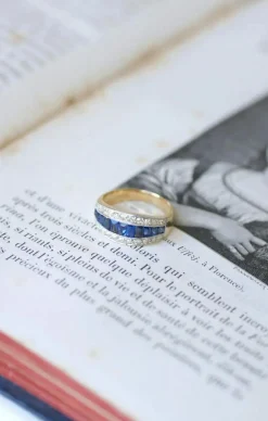 Bague Bandeau Art Deco Saphirs Calibrés et Diamants
