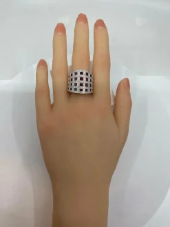 Bague bandeau cocktail Or blanc Rubis Diamants