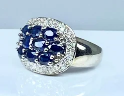Bague bandeau en or blanc 10 saphirs et diamants