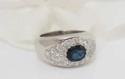 Bague Bandeau En Or Blanc, Saphir Et Diamants