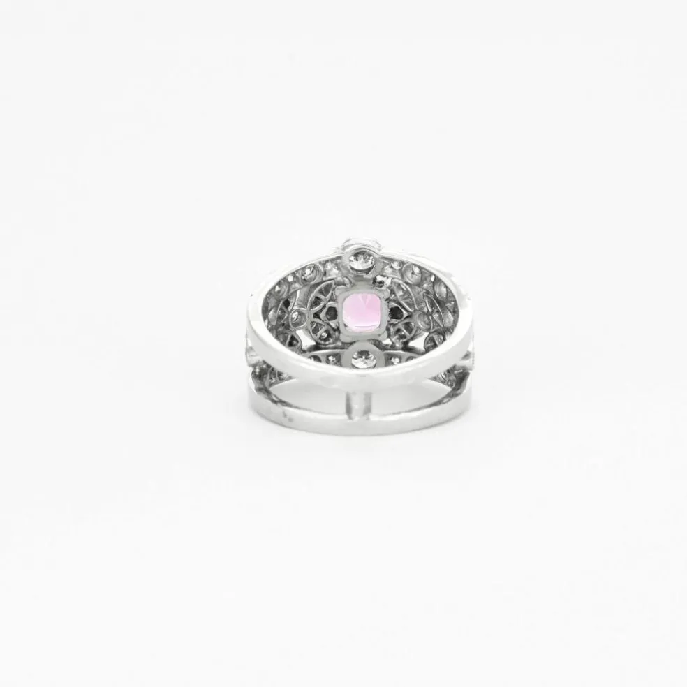 Bague bandeau en platine, saphir rose et diamants