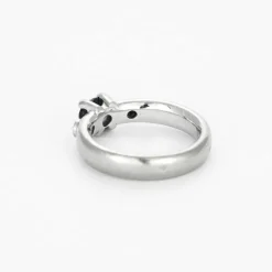 Bague bandeau or blanc, saphir et diamants