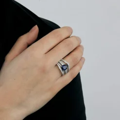 Bague bandeau or gris, saphir et diamants