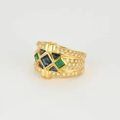Bague bandeau or jaune, saphirs, émeraudes et diamants