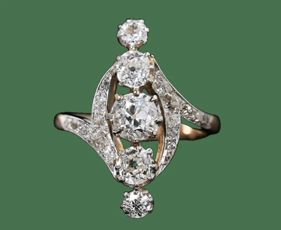 Bague Belle Epoque de forme marquise en diamants