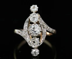 Bague Belle Epoque de forme marquise en diamants