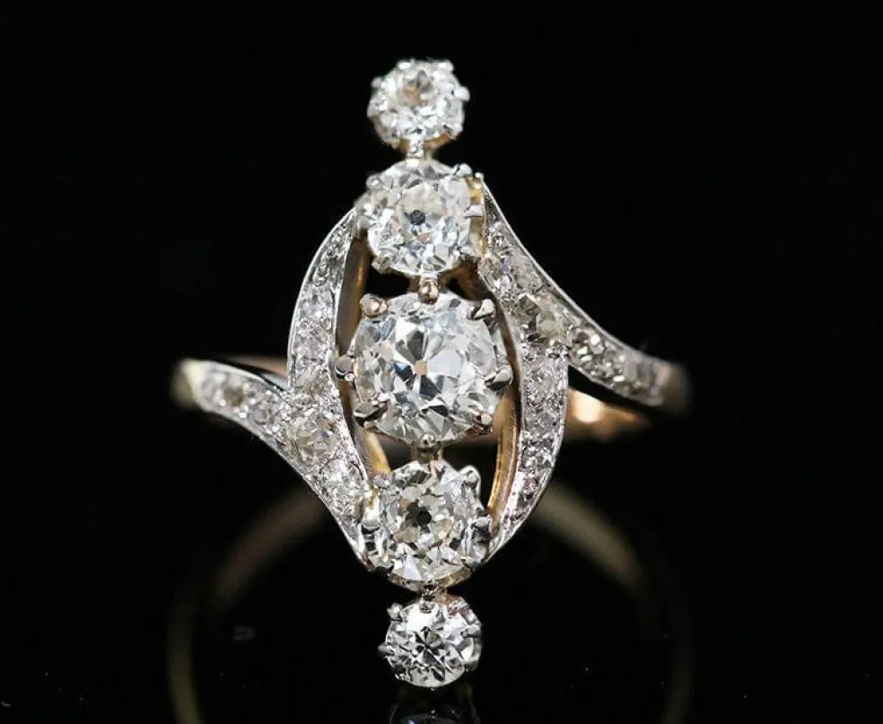 Bague Belle Epoque de forme marquise en diamants