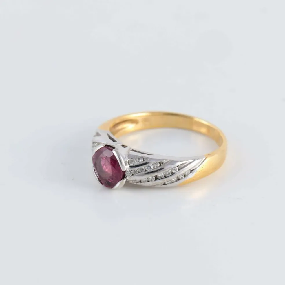 Bague bicolore Rubis et pavage Diamants