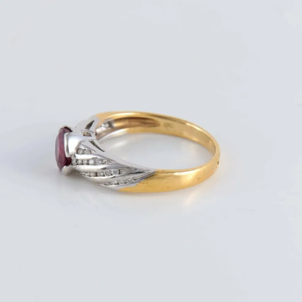 Bague bicolore Rubis et pavage Diamants