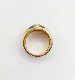 Bague bombée 1960 or, diamant saphirs, rubis