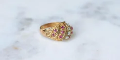 Bague Boule torsade or jaune, diamants et rubis
