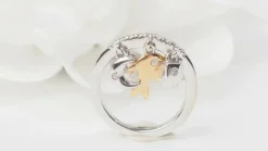 Bague breloques en or blanc et diamants