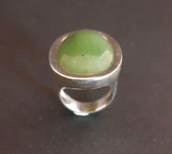 Bague cabochon de Jade