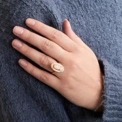 BAGUE CAMEE SUR COQUILLAGE