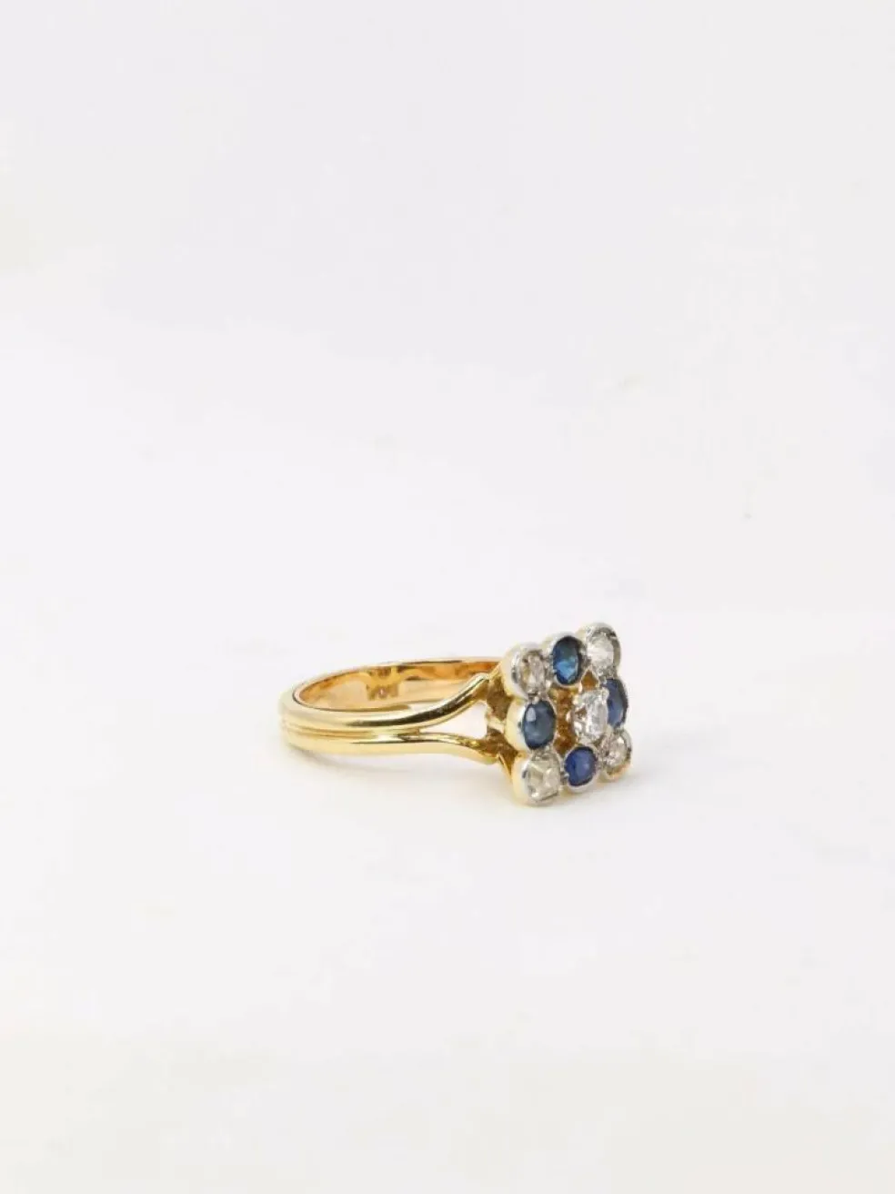 Bague carrée saphirs diamants taille ancienne