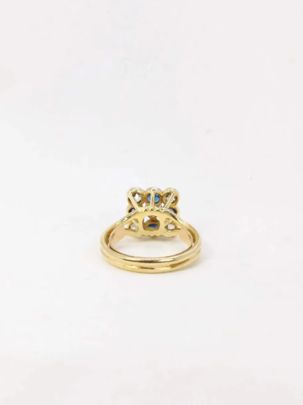 Bague carrée saphirs diamants taille ancienne